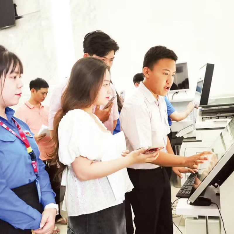Sinh viên hiện thực hóa nghị quyết bằng hành động khởi nghiệp