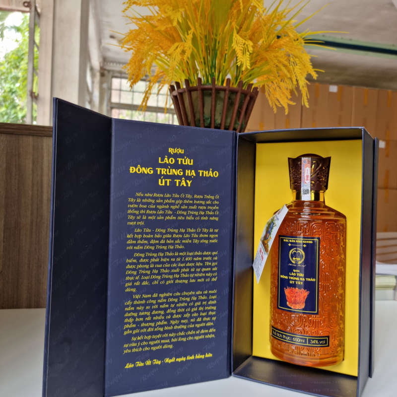 Rượu Lão Tửu Đông Trùng Hạ Thảo